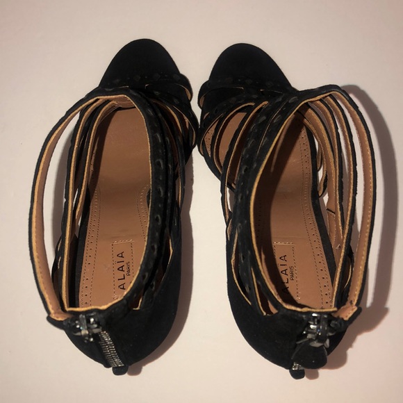 Alaia Paris Black Sandals - Picture 10 of 13